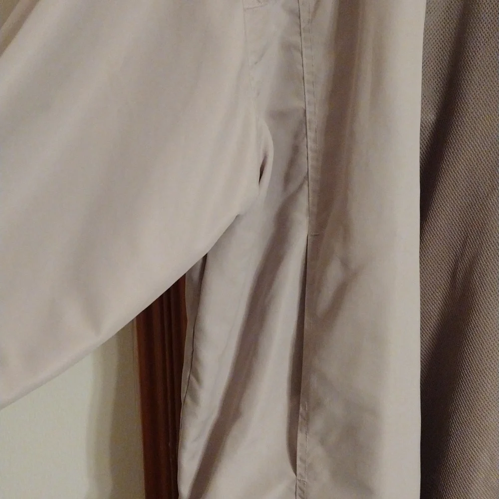 Lightweight jacket - Picture 3 of 3